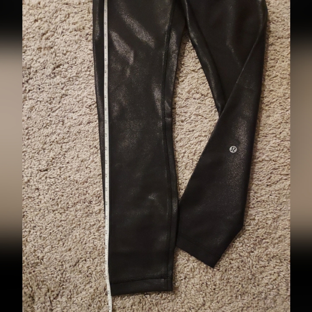 Lululemon - Picture 2 of 4